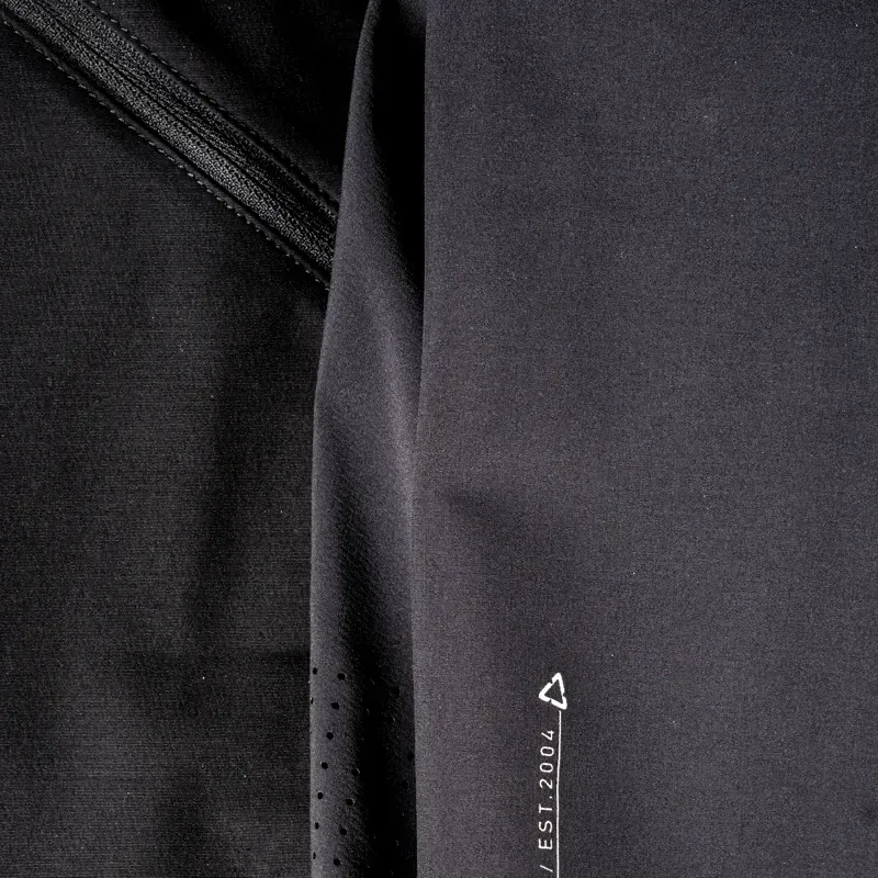 Leatt Gravity 1.0 MTB Ride Kit in Ghost Black-3