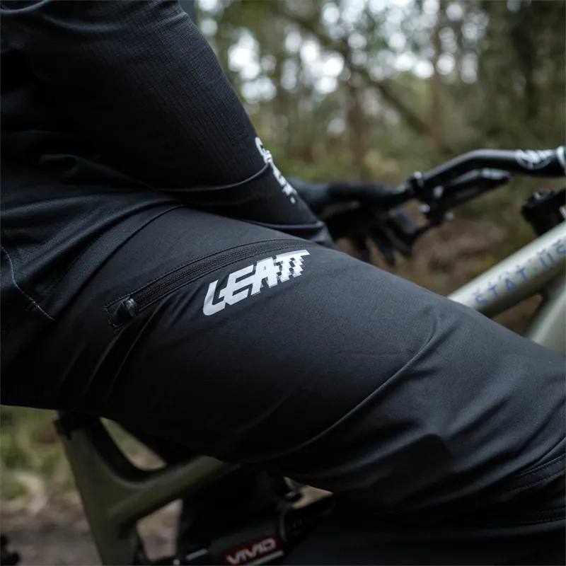 Leatt Gravity 1.0 MTB Ride Kit in Szymon Godziek-12