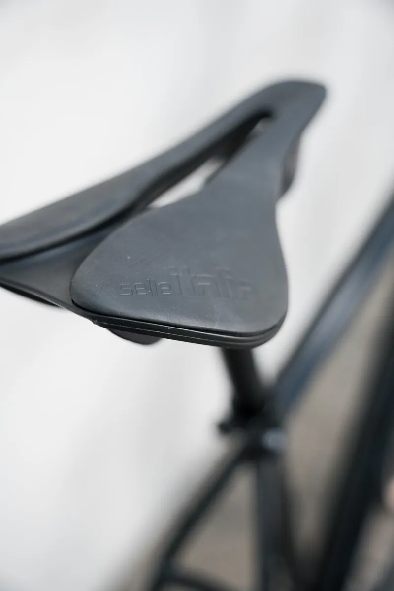 Ridley Kalazy Drop Bar in Black - Shimano Claris 2x8 - Mechanical Disc brake-2