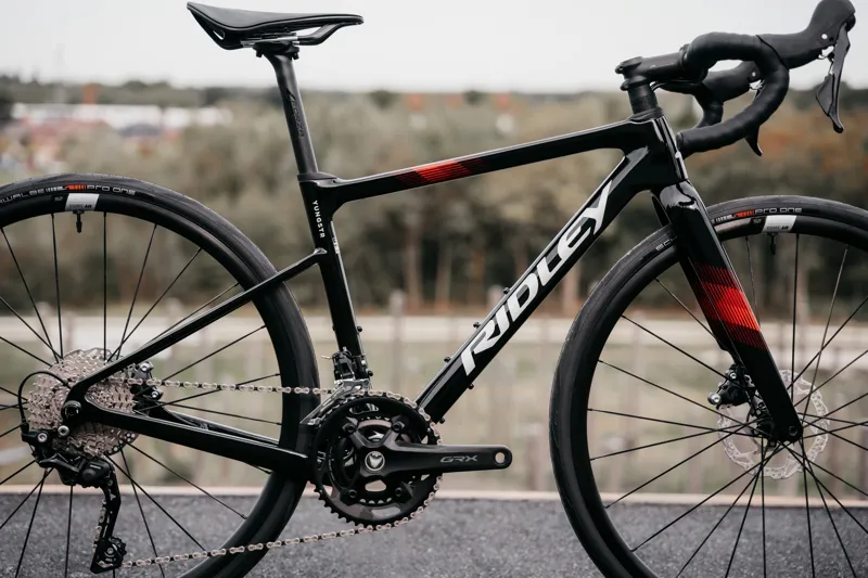 Ridley Yungstr with Shimano GRX400 2x10 speed groupset in Black-1