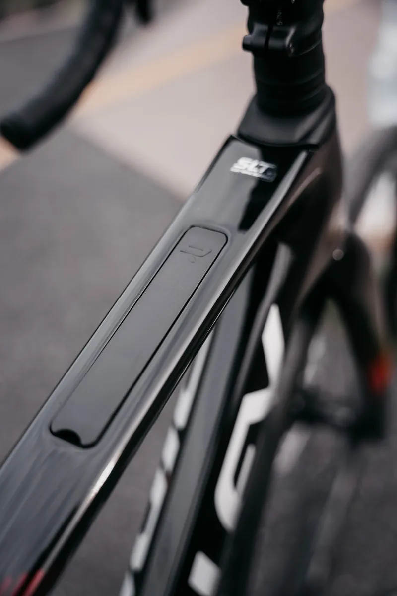 Ridley Yungstr with Shimano GRX400 2x10 speed groupset in Black-9